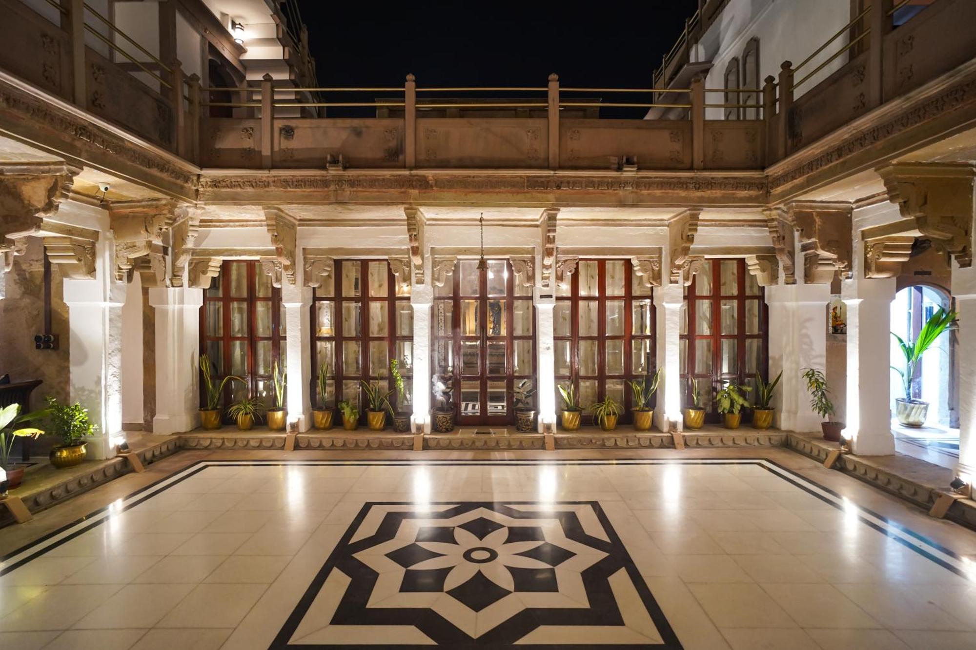 Hotel Guleria Kothi At Ganges Váránasí Exteriér fotografie